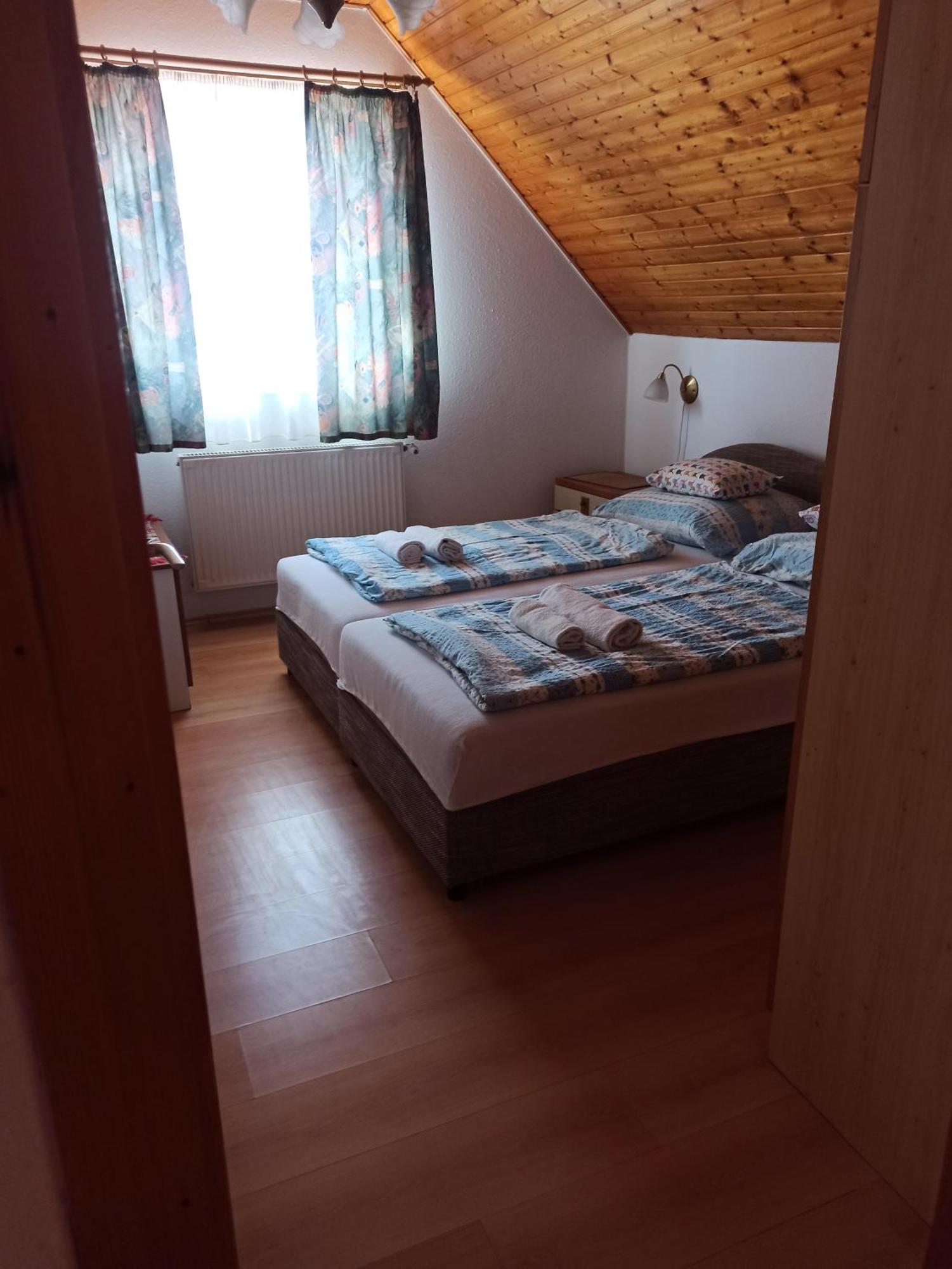 Orchidea Apartman ヘーヴィーズ エクステリア 写真