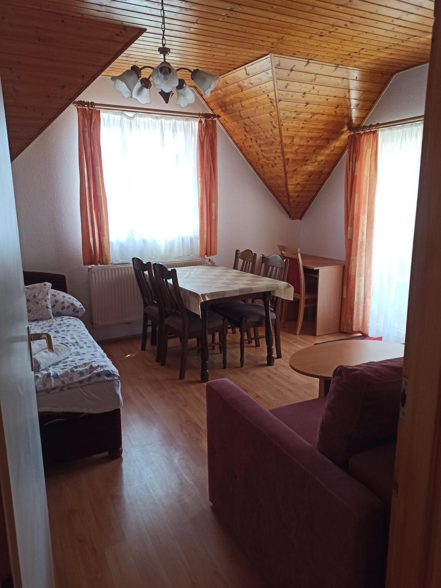 Orchidea Apartman ヘーヴィーズ エクステリア 写真